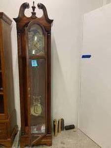 lot 1 image: Howard Miller Grandfather Clock