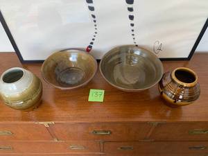 lot 137 image: Grp 4 Guillermo Cuellar Minnesota Studio Pottery
