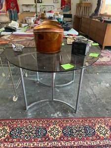 lot 146 image: Oval Mid Century Dining Table