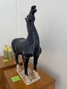 lot 116 image: Asian Horse