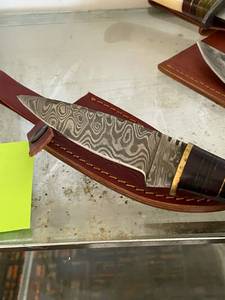lot 110 image: Hunting Knife