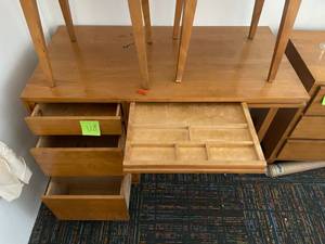 lot 118 image: Conant Ball Desk