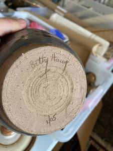 lot 175 image: Grp 7 Studio Pottery