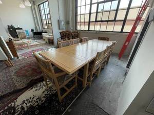 lot 189 image: Modern Dining Room Table with 8 Chairs
