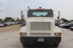 lot 1A image: 1991 International F-8300