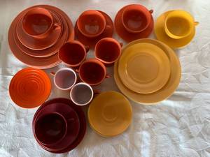lot 7 image: Warm Colors Hazel Atlas style glassware