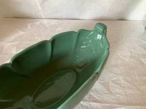 lot 10 image: Vintage Celadon Abington Pottery