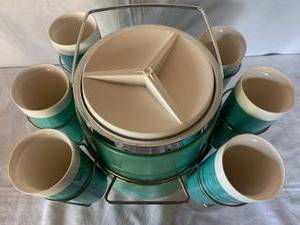 lot 41 image: Awesome Retro Picnic Set