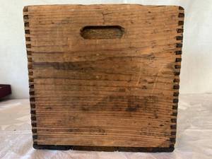 lot 49 image: Ammunition Crate