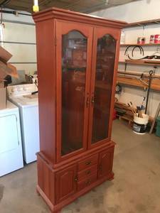 lot 8 image: 6 Gun Cabinet with Drawers