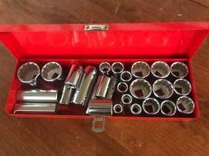 lot 178 image: Sockets