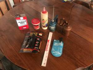 lot 211 image: Everything on Table