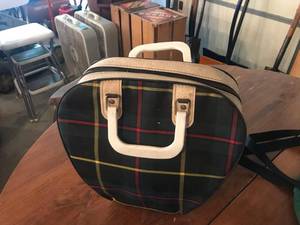 lot 231 image: Vintage Bowling Ball & Bag