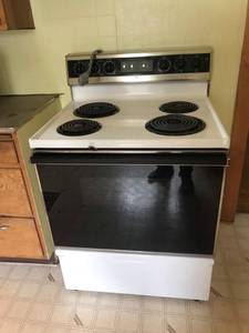 lot 242 image: Kenmore Stove