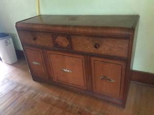 lot 244 image: Buffet