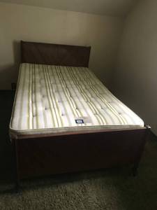 lot 250 image: Full Size Bed