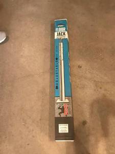lot 15 image: Tapco Floor Jack