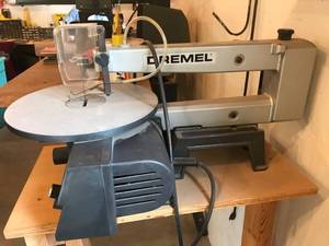 lot 17 image: Dremel 16 Variable Speed Scroll Saw on Stand