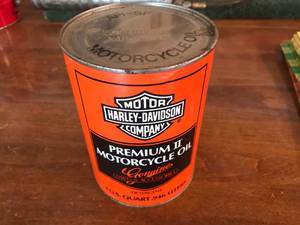 lot 28 image: Harley-Davidson Premium 2 Motorcycle Oil
