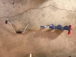 lot 42 image: Ice Auger