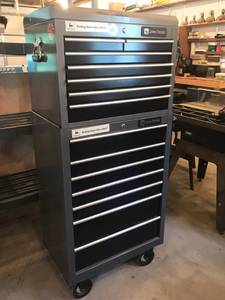 lot 50 image: John Deere Rolling Tool Chest