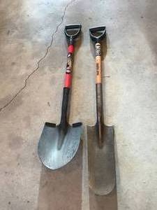 lot 52 image: Shovels