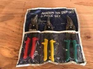 lot 99 image: 3 Piece Tin Snip Set