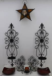 lot 18 image: Candleholders