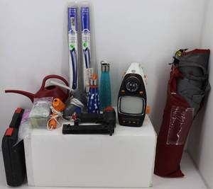 lot 27 image: Misc Items