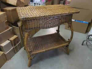 lot 14 image: (RMT) Wicker End Table 28 x 16 x ...