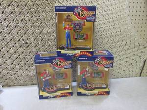 lot 58 image: (F-0) Lot of 3 Winners Circle Jeff ...