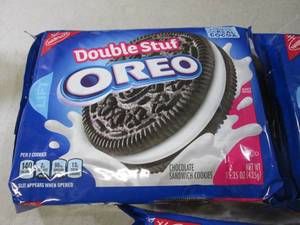 lot 65 image: (B-3) 3 Packs of Double Stuf Oreo C...