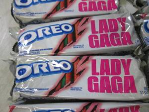 lot 72 image: (B-3) 15 Lady Gaga Oreo Cookies Pas...