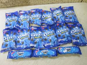 lot 74 image: (B-1) 15 Packs of Oreo Cookies Past...