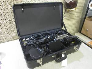 lot 96 image: (RM4) Lowel Photo Lighting Equipmen...