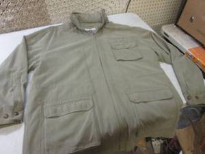 lot 117 image: (E-1) Tommy Bahama Zip Up Jacket Sh...