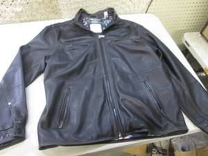 lot 119 image: (E-1) Tommy Bahama Leather Jacket S...