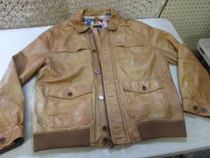 lot 121 image: (E-2) Tommy Bahama Leather Jacket S...