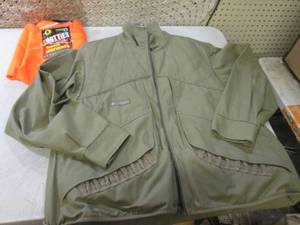 lot 122 image: (E-2) Columbia Sportswear Hunting C...