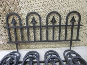 lot 142 image: (RM2) 10pc Plastic Lawn Border 23 ...