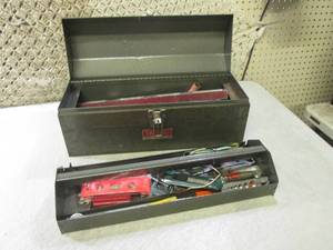 lot 170 image: (RMWS) 19 Tru-Test Metal Tool Box ...