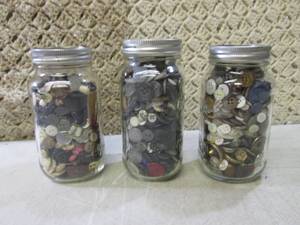 lot 176 image: (EC1) 3 Jars Full of Assorted Butto...