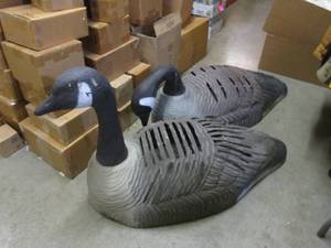 lot 190 image: (A-2) Jumbo Geese Decor Bodies Appr...