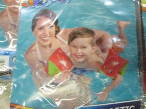 lot 210 image: (BS) 20 Pairs of Floating Arm Bands...