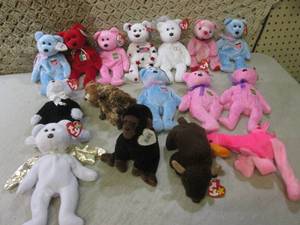 lot 221 image: (BS) Assorted TY Beanie Baby Bears ...
