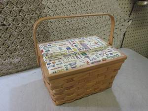 lot 226 image: (BS) Sewing Basket Full of Assorted...