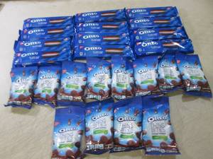 lot 263 image: (B-1) 24 Assorted Oreo Cookies Past...