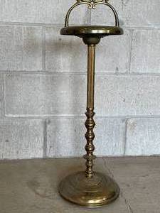 lot 20 image: Brass Standing Ash Tray