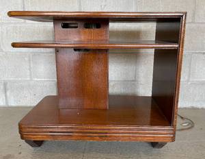 lot 24 image: Philco Vintage End Table Radio Combo