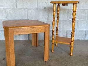 lot 30 image: Lot of 2 Oak Side Tables